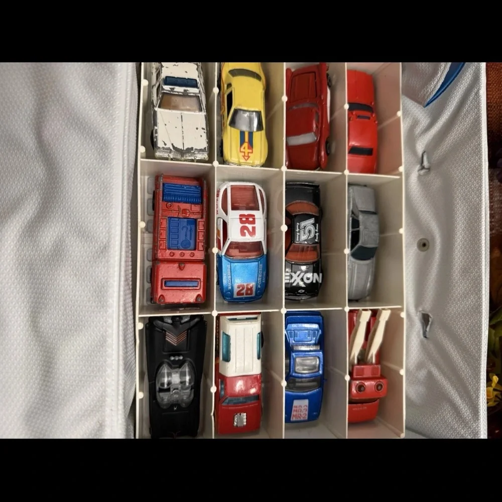 Vintage Hot Wheels Die Cast Car Lot & matchbox Car Toys Orginal Case 19 Cars 60s